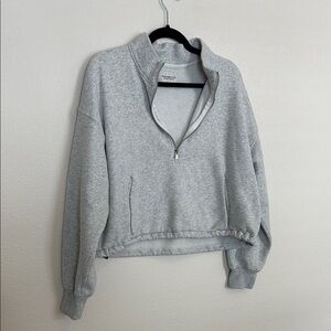 Abercrombie & Fitch Gray Cropped Zippered Long Sleeve Top